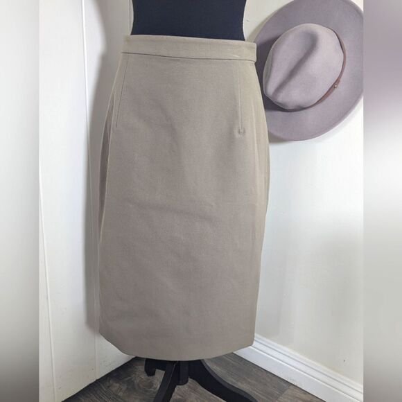 Theory 6 Pencil Skirt NWT Minimalist Preppy Light Academia Collegiate Style